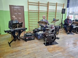 „Niech gra muzyka!”